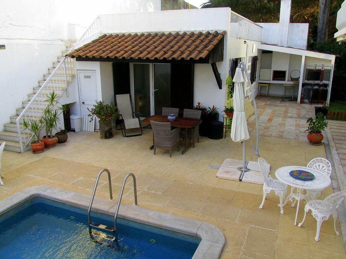 Go Pt - Private Challet With Swimming Pool And Garden Parede Kültér fotó